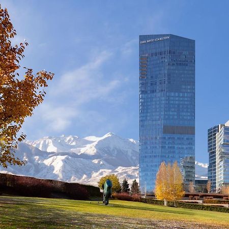 The Ritz-Carlton, Almaty Hotel Екстериор снимка