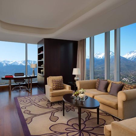 The Ritz-Carlton, Almaty Hotel Екстериор снимка