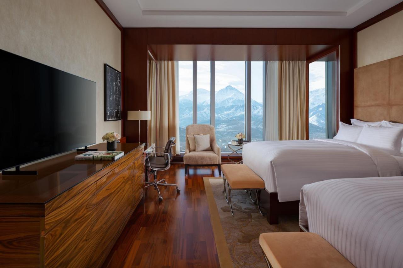 The Ritz-Carlton, Almaty Hotel Екстериор снимка
