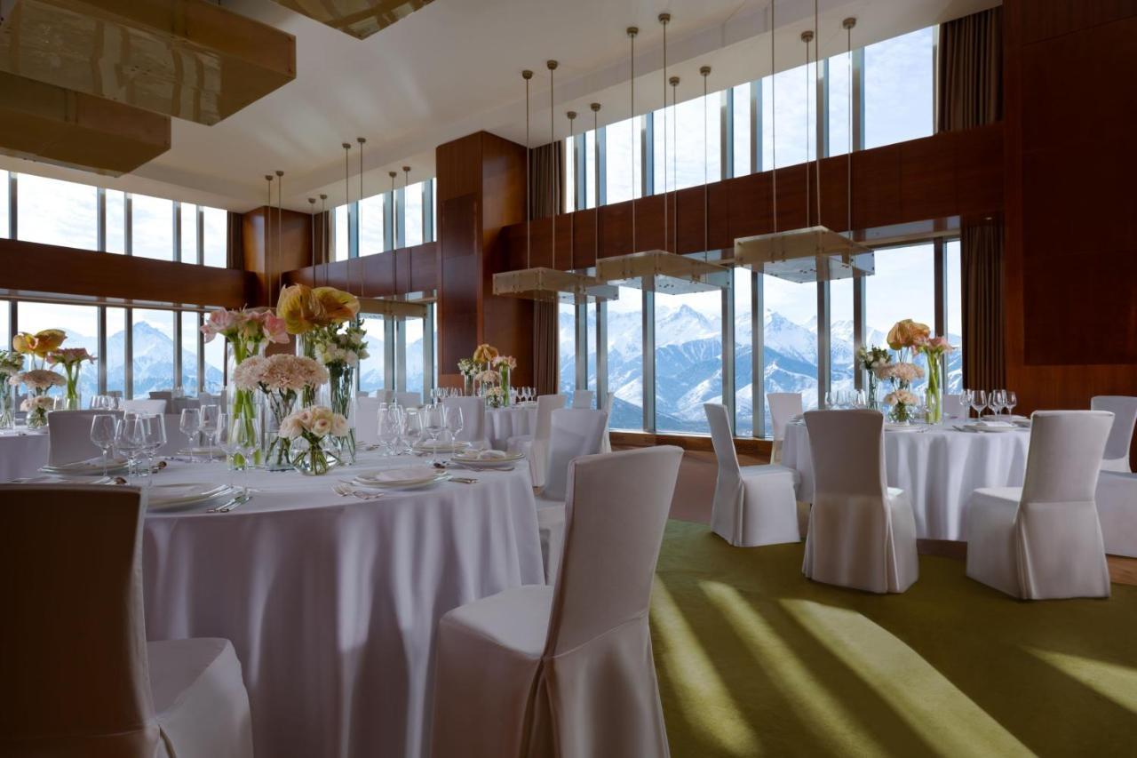 The Ritz-Carlton, Almaty Hotel Екстериор снимка