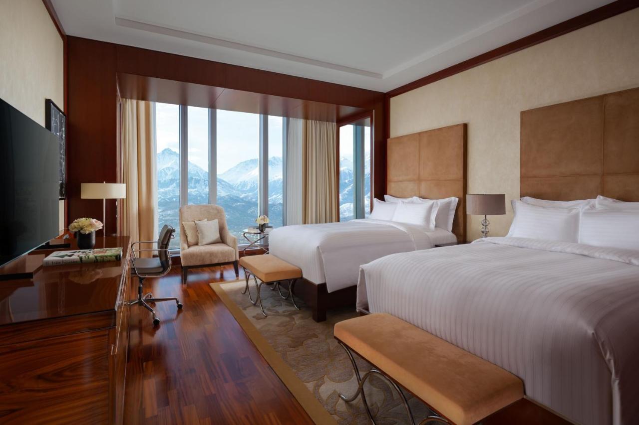 The Ritz-Carlton, Almaty Hotel Екстериор снимка
