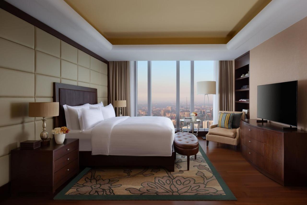 The Ritz-Carlton, Almaty Hotel Екстериор снимка