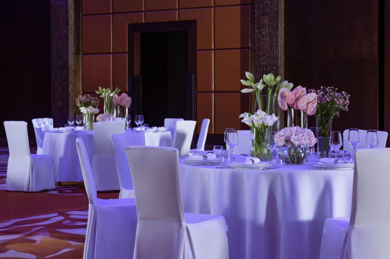 The Ritz-Carlton, Almaty Hotel Екстериор снимка