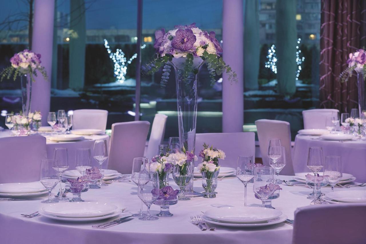 The Ritz-Carlton, Almaty Hotel Екстериор снимка