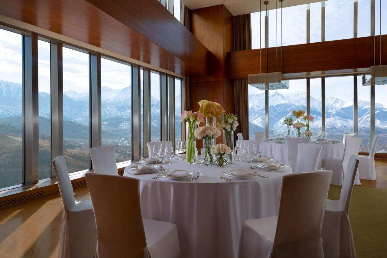 The Ritz-Carlton, Almaty Hotel Екстериор снимка