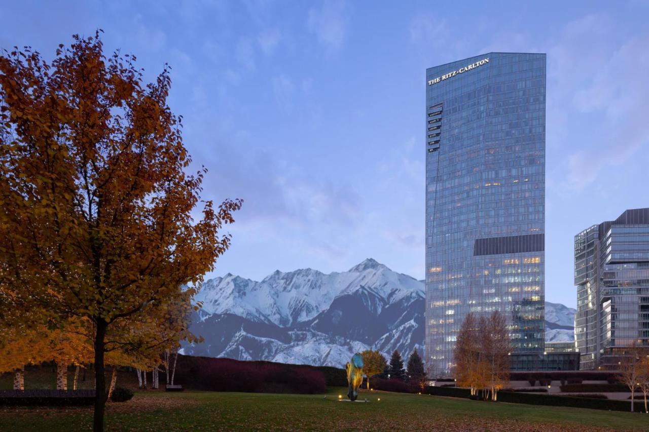 The Ritz-Carlton, Almaty Hotel Екстериор снимка