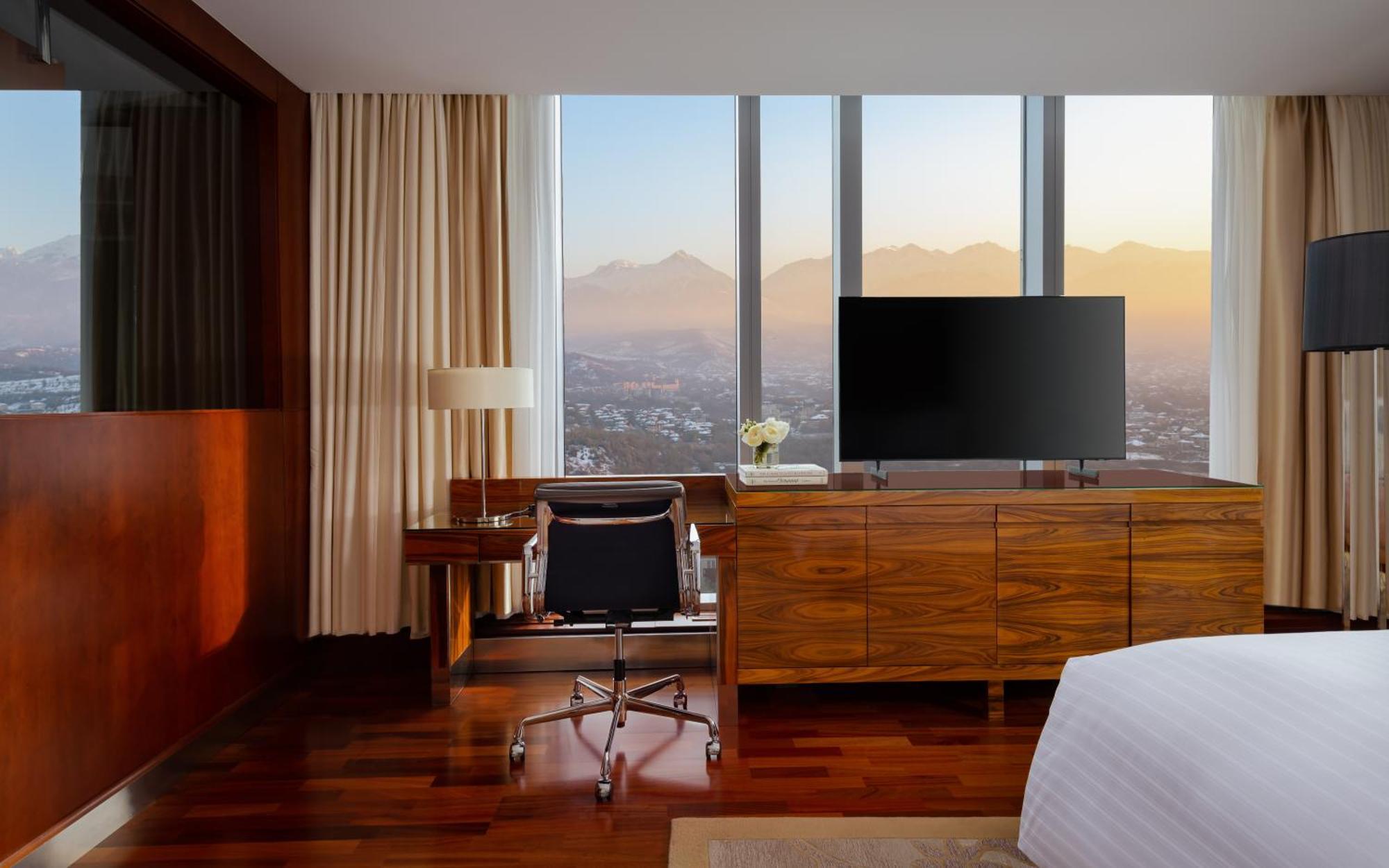 The Ritz-Carlton, Almaty Hotel Екстериор снимка