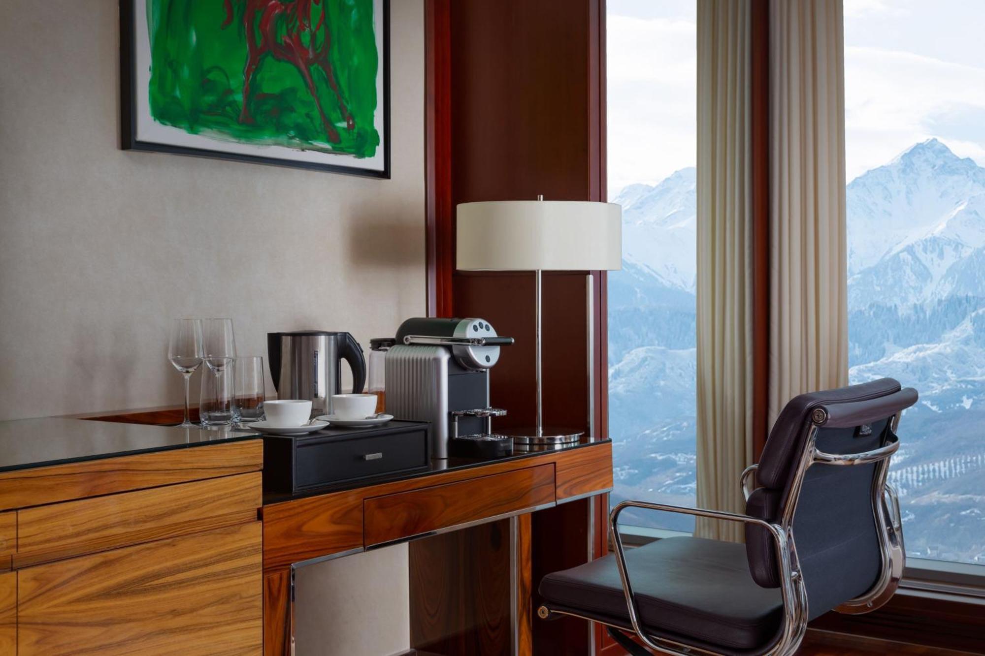 The Ritz-Carlton, Almaty Hotel Екстериор снимка