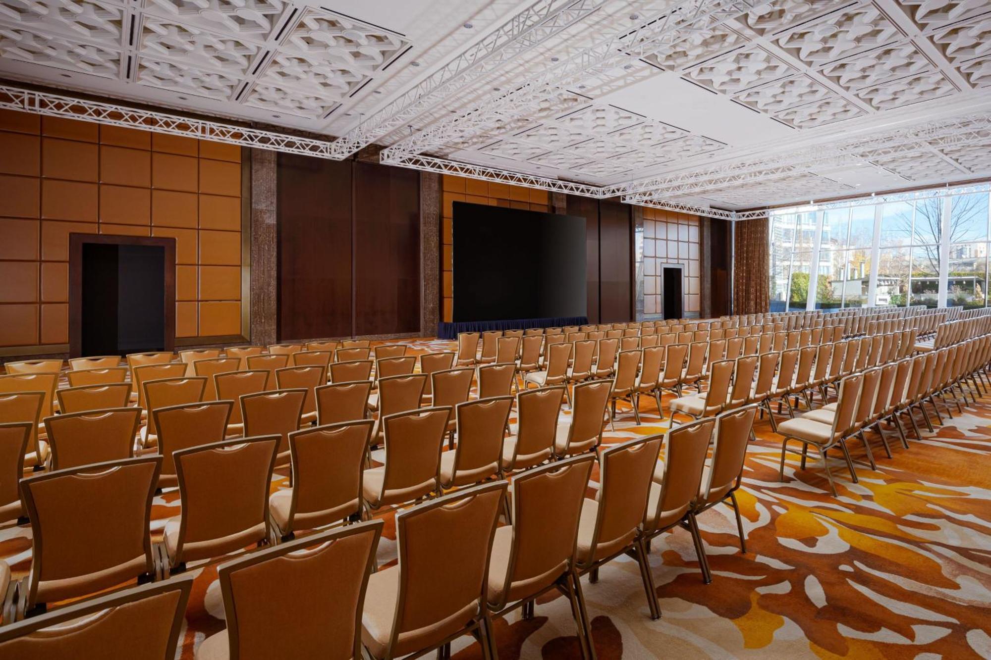 The Ritz-Carlton, Almaty Hotel Екстериор снимка