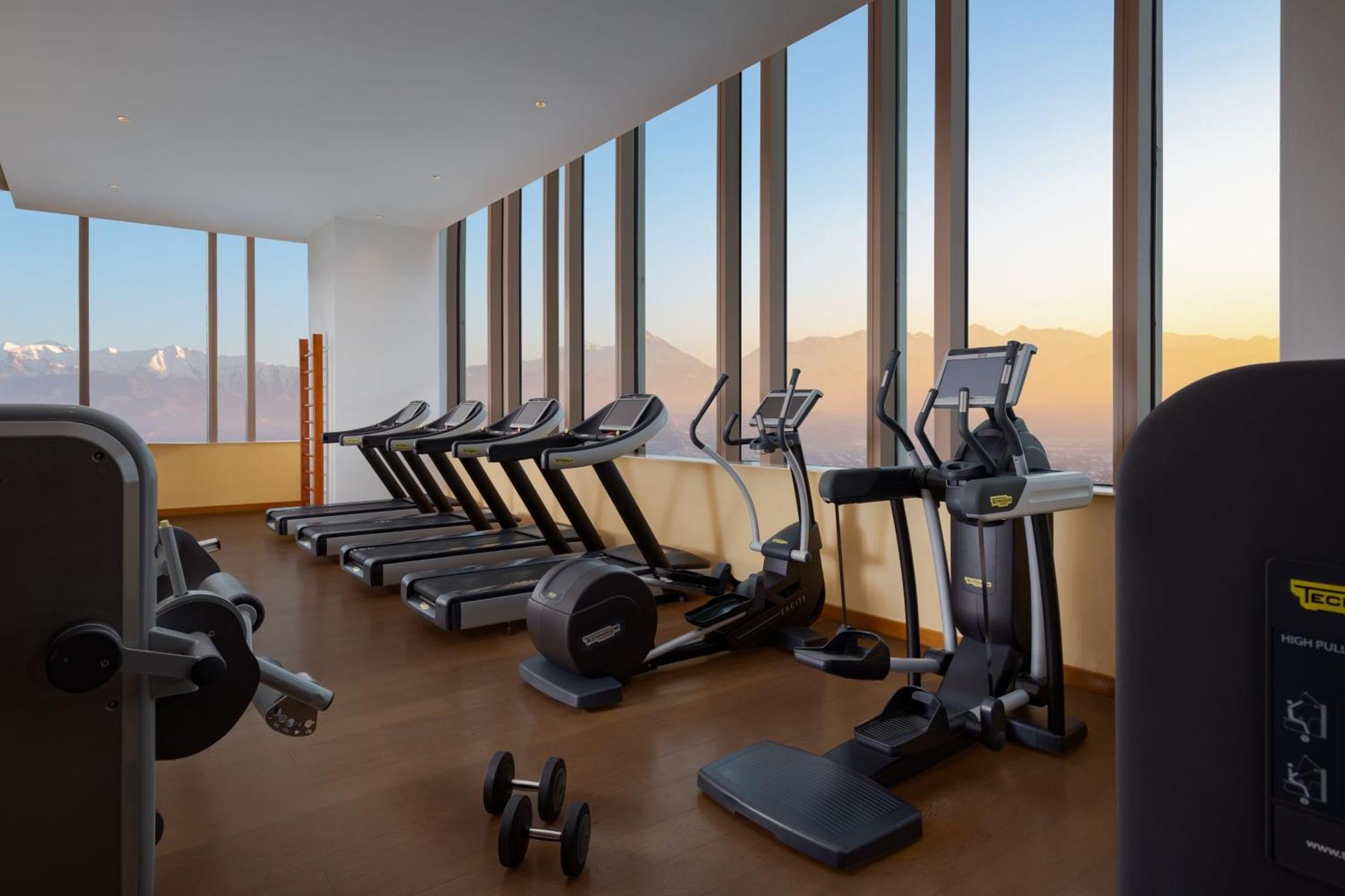 The Ritz-Carlton, Almaty Hotel Екстериор снимка