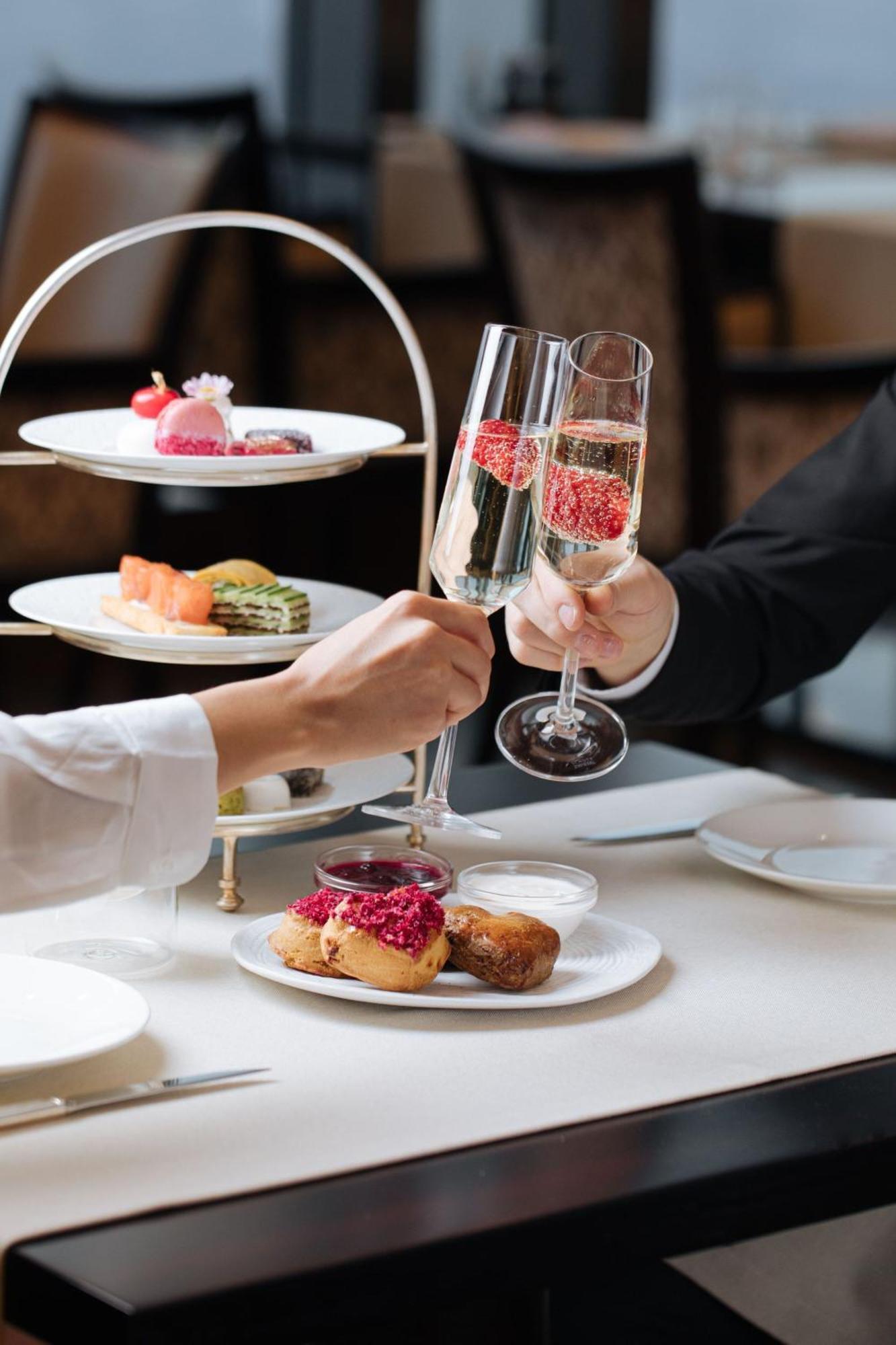The Ritz-Carlton, Almaty Hotel Екстериор снимка