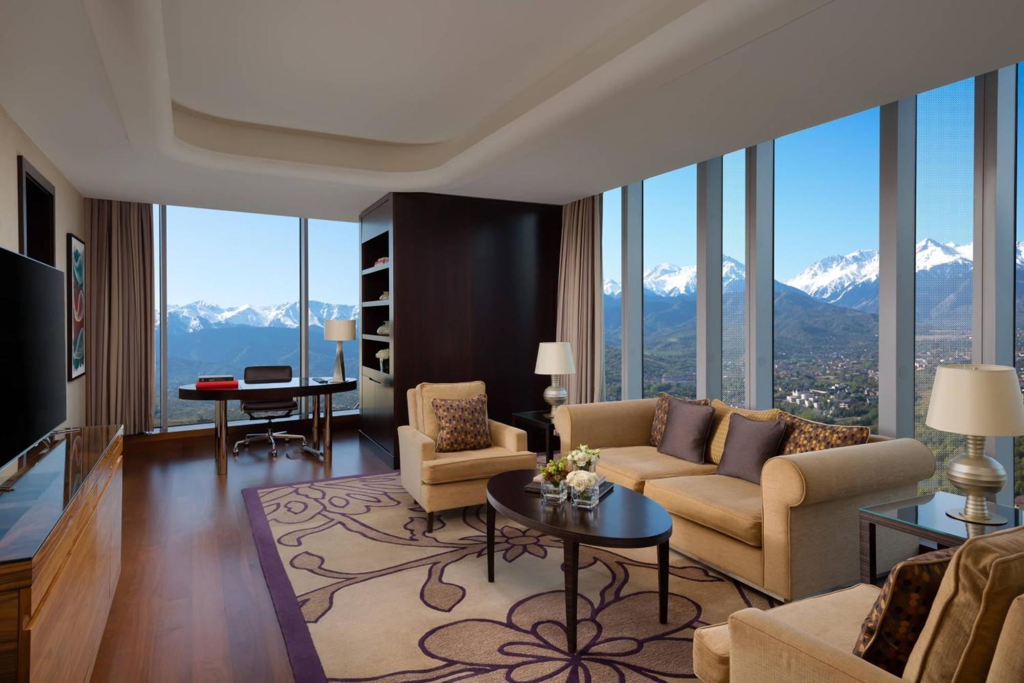 The Ritz-Carlton, Almaty Hotel Екстериор снимка